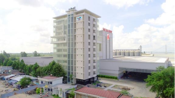 Trụ sở điều hành chung của Cty IDI sừng sững 13 tầng.