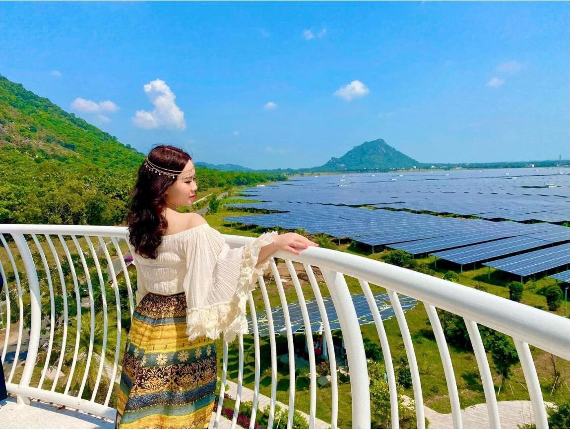 Điểm checkin lý tưởng thu hút du khách gần xa.