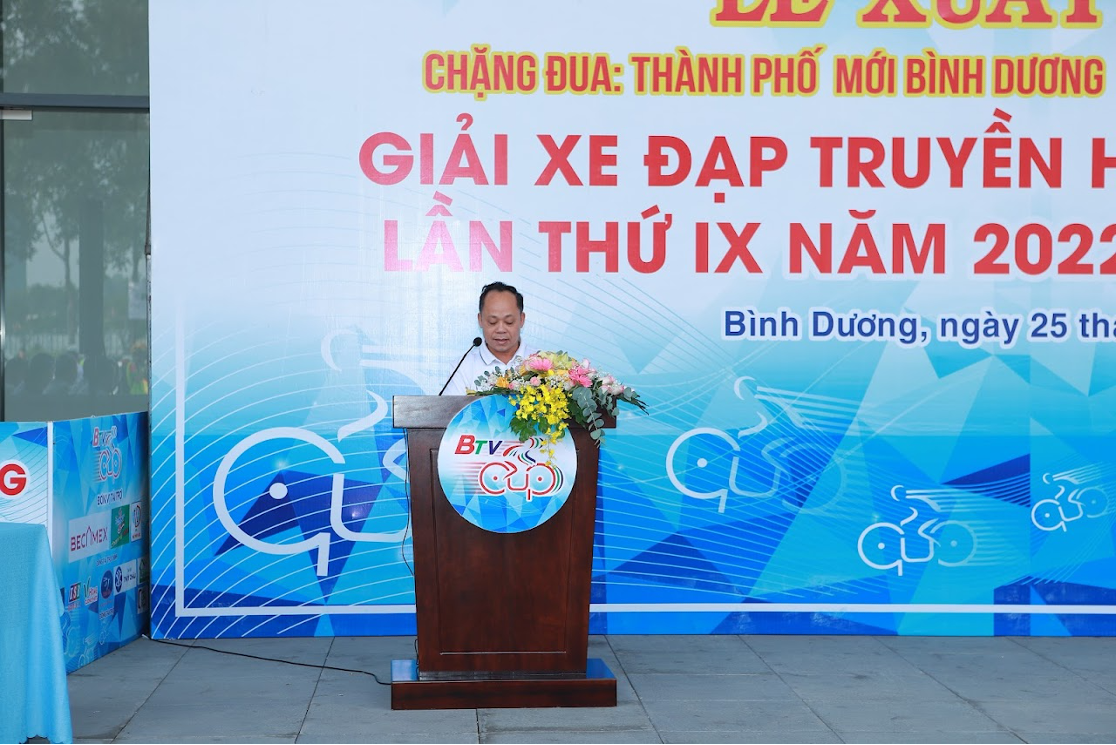 Đại diện Kl994 game bài casino hấp dẫn Tân Hiệp Phát chia sẻ tại giải xe đạp truyền hình Bình Dương lần thứ IX.