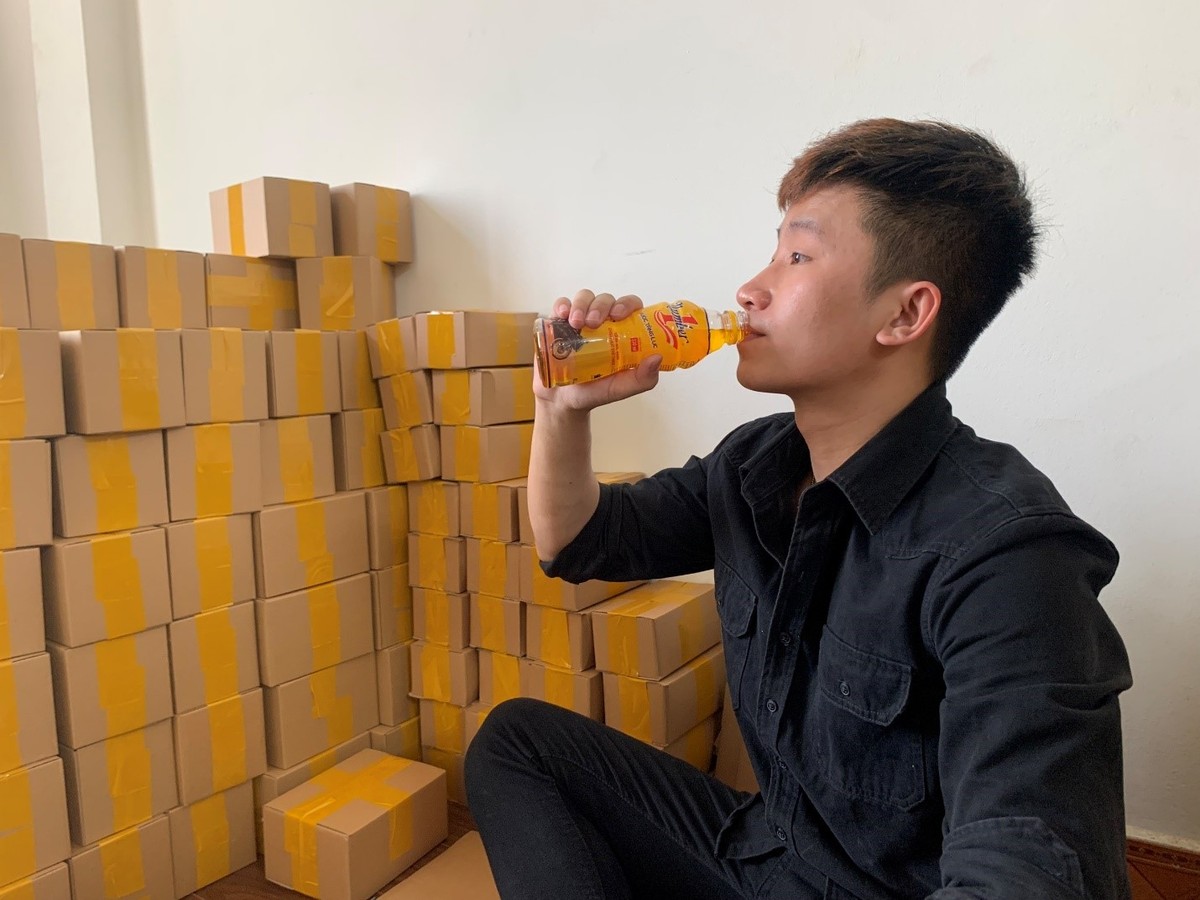 Nước tăng lực Number 1 được nhiều người lao động lựa chọn bổ sung năng lượng trong những ngày làm việc dài.