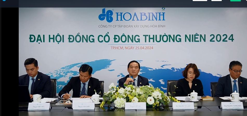 Đoàn chủ tọa tại Đại hội đồng Trang Chủ KL99Com Số 1 Link Đăng Ký KL999 HBC ngày 25/4.