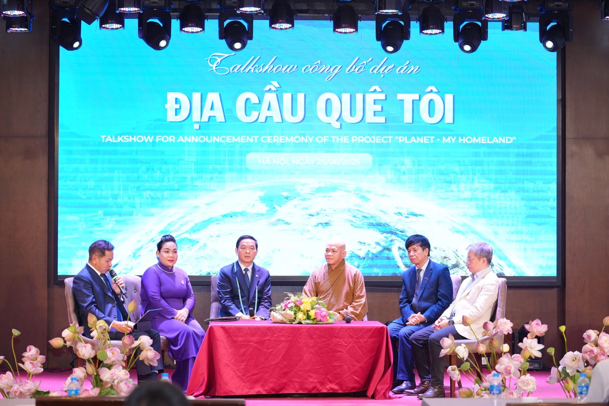 Các đại biểu thảo luận cùng nhau viết tiếp câu chuyện hoà bình với dự án "Địa cầu Quê tôi".