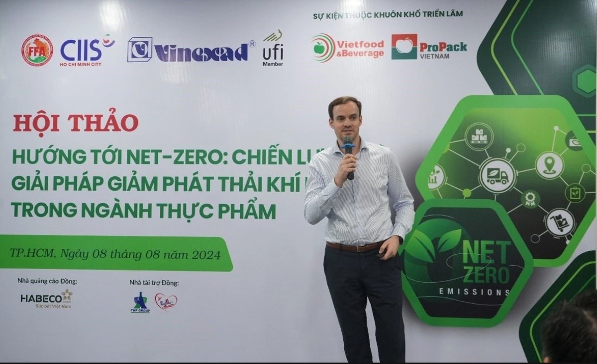 Ông Vicent Mauer- Tổng giám đốc Công ty TNHH GEA Việt và Philippines tại một hội thảo ở Việt Nam năm 2024.