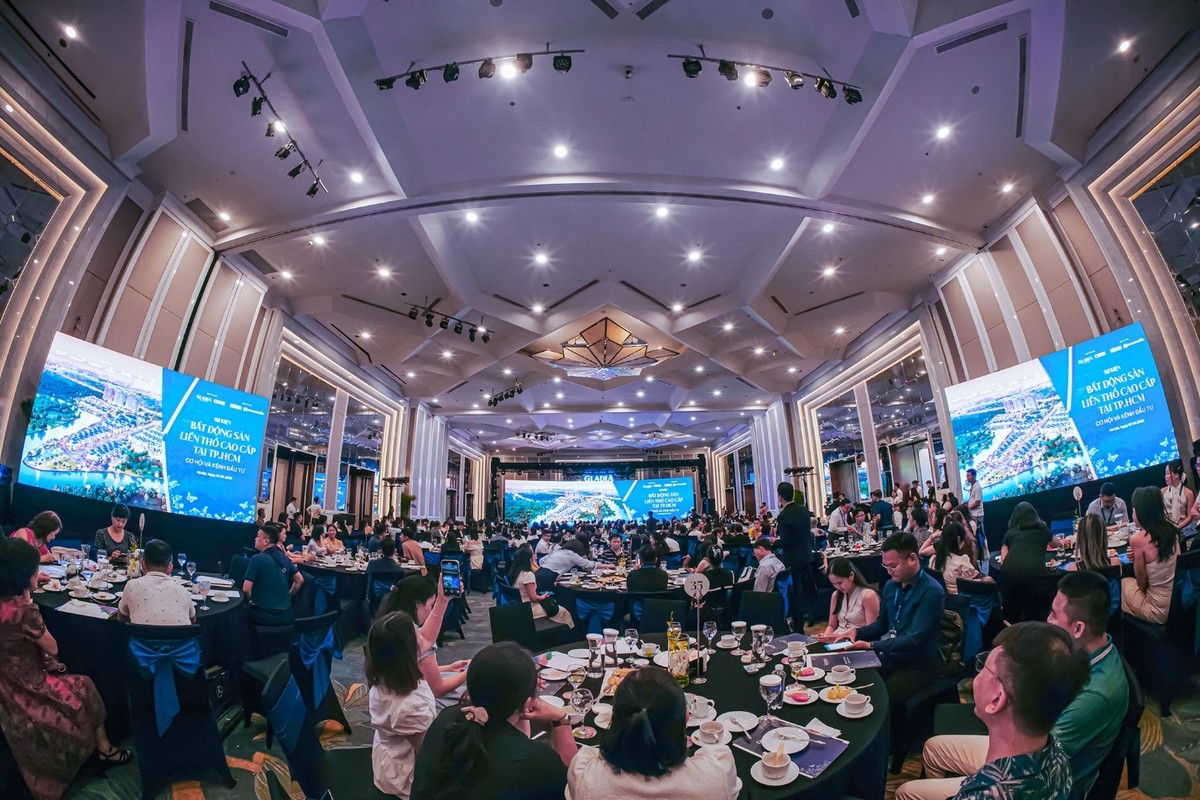Trước đó, tháng 9/2025, Gladia by the Waters được nhiều nhà Kl99ok phiên bản mới Hà Nội và các khu vực phía Bắc quan tâm.