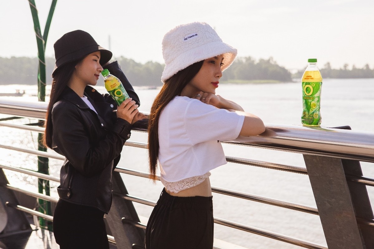 Được chiết xuất từ lá trà xanh thiên nhiên nguyên chất, Trà Xanh Không Độ giúp giảm căng thẳng, xua tan stress để lấy lại sự thư thái, niềm vui và cảm hứng sáng tạo cho người trẻ.