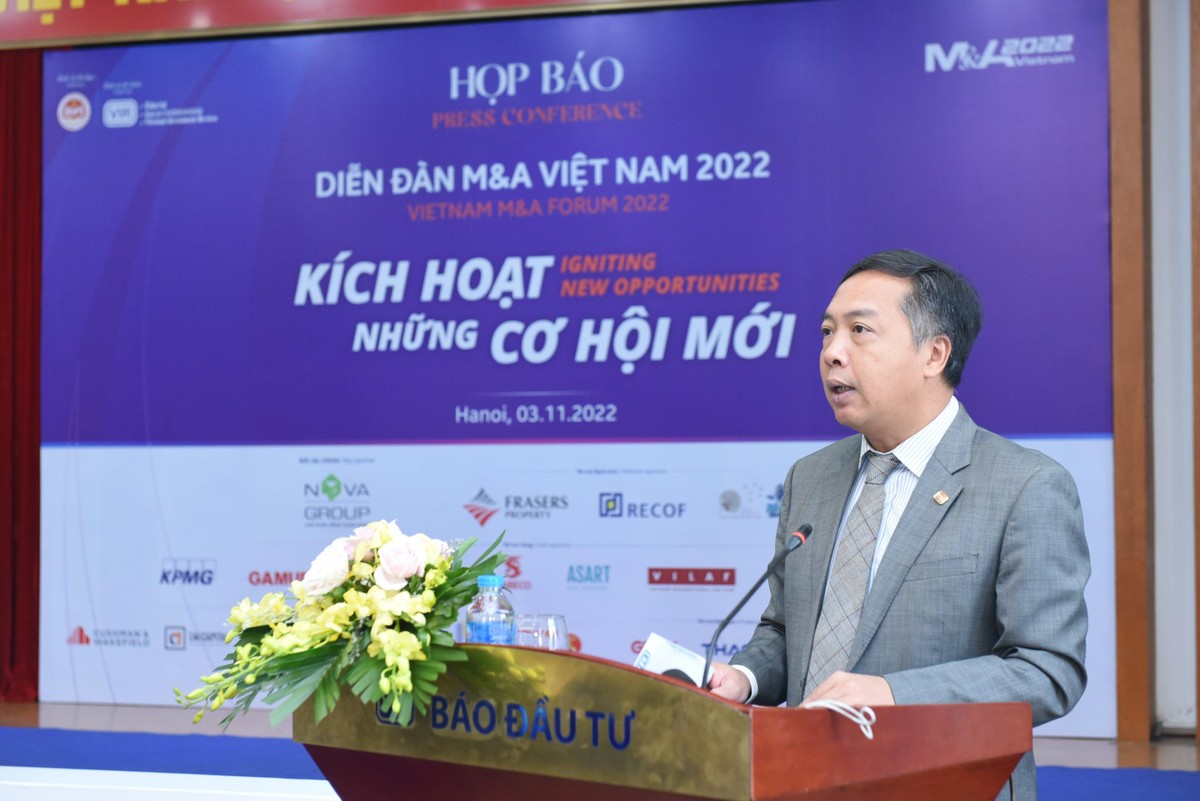 Ông Lê Trọng Minh - Tổng Biên tập Báo Kl99ok phiên bản mới - Trưởng ban tổ chức Diễn đàn phát biểu tại buổi họp báo