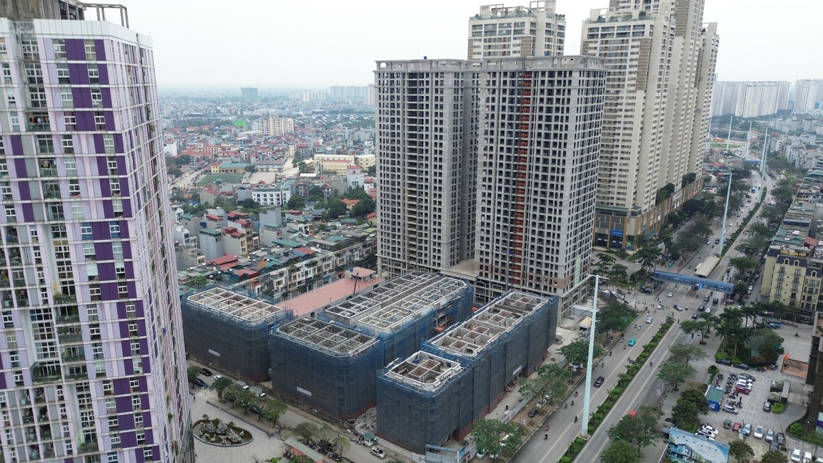 Dự án The Charm An Hưng, vừa khai trương căn hộ mẫu, với giá chào bán được chủ Kl99ok phiên bản mới hét lên tới 73 - 81 triệu đồng/m2 dù cuối đường và không có quá nhiều tiện ích xung quanh