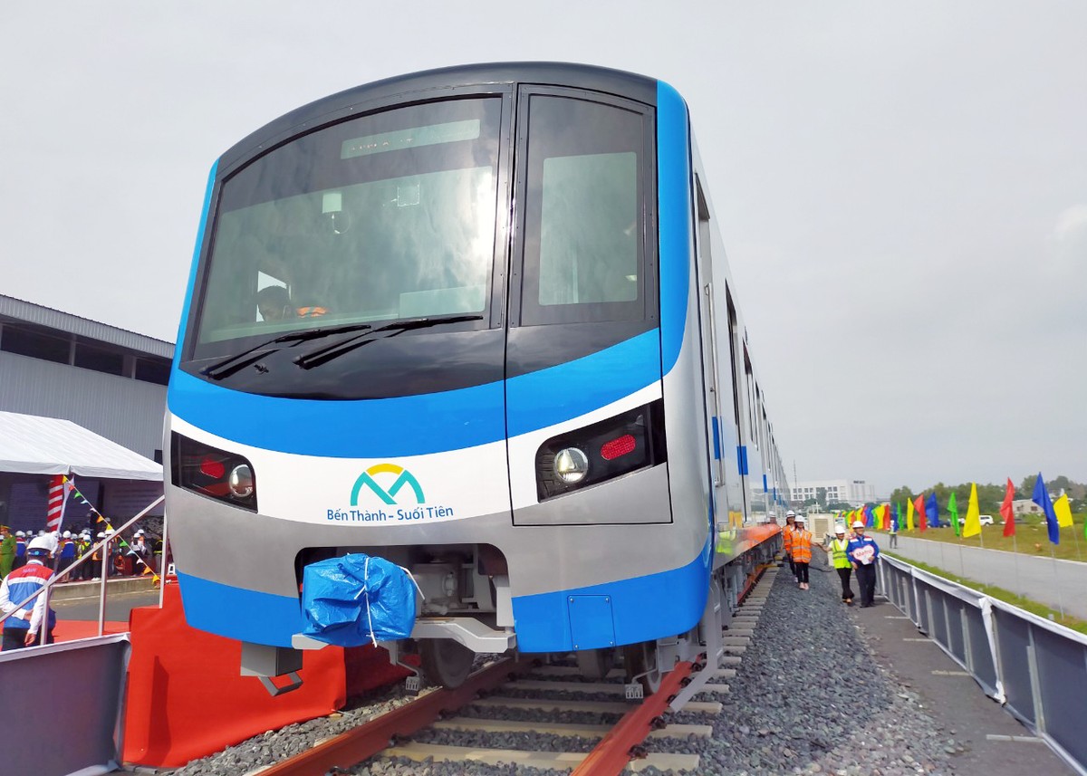 Đoàn tàu chính thức cập cảng TP.HCM từ ngày 8/10 và được di chuyển về Depot Long Bình (quận 9)