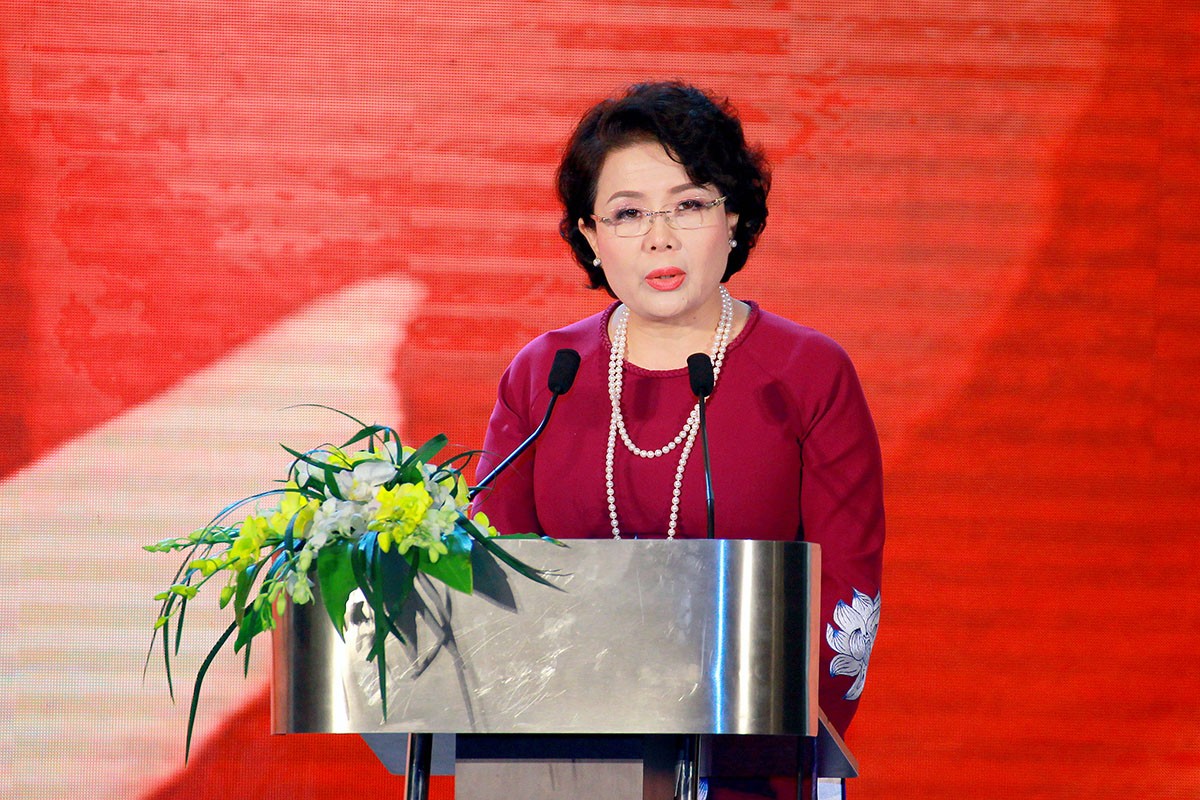 Vinh danh 100 doanh nhân nữ tiêu biểu cúp Bông hồng vàng 2016 ảnh 1