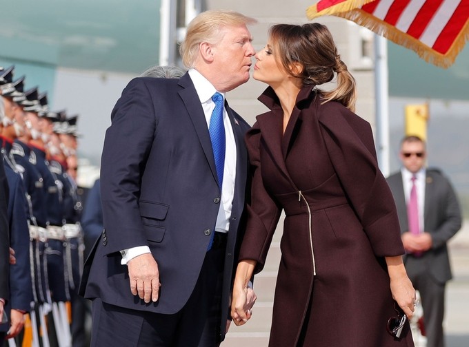 Những khoảnh khắc thư thái trong chuyến công du châu Á của ông Trump ảnh 5
