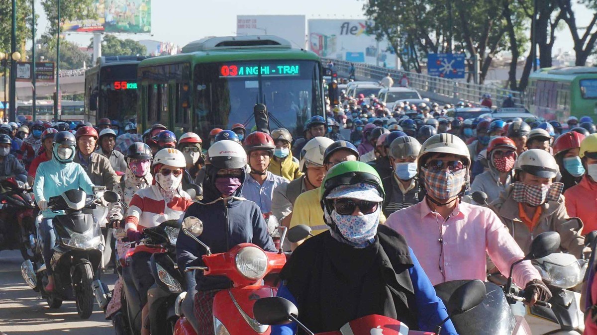 TP.HCM 'mở đường' ưu tiên xe buýt: Khó vẫn quyết tâm làm ảnh 1