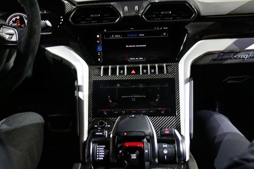 Lamborghini Urus ra mắt - siêu SUV và cuộc chơi Kl99 nổ hũ ảnh 1