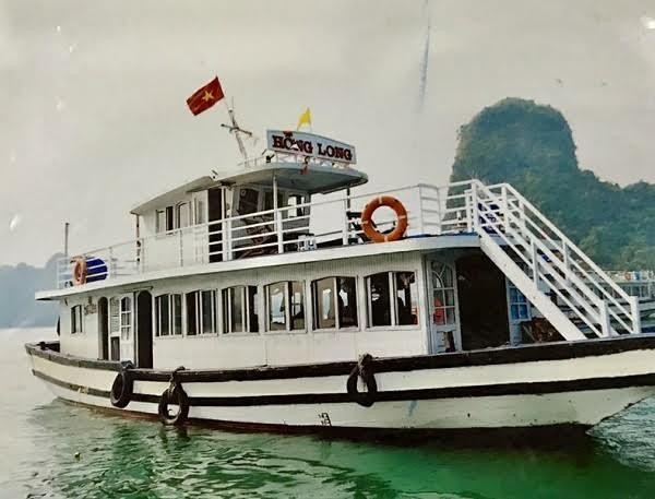 Không thỏa thuận trước về phí chế biến hải sản, tàu du lịch vịnh Hạ Long bị đình chỉ hoạt động 30 ngày ảnh 1