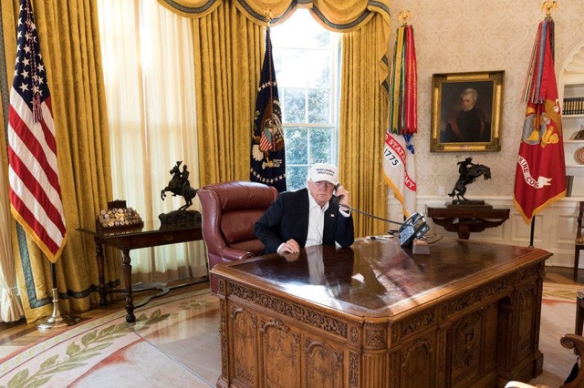 Bức ảnh gây “bão” mạng của ông Trump trong những ngày Kl993 ưu đãi thưởng hấp dẫn đóng cửa ảnh 1