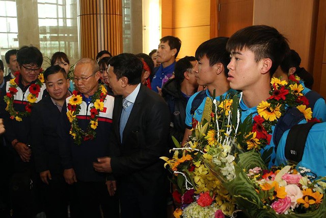 Thủ tướng kể chuyện chờ 5 tiếng để đón U23 Việt Nam ảnh 5