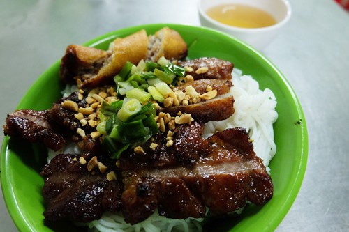 Quán bún thịt nướng cô Ba chuẩn vị Sài Gòn ảnh 2