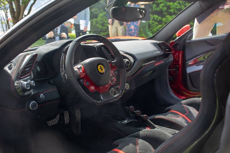 Ferrari ra mắt siêu xe SP38, công suất 670 mã lực ảnh 4