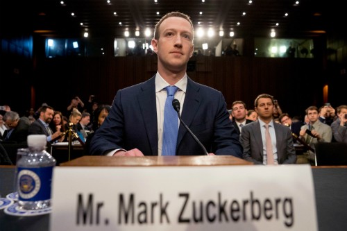 Hillary Clinton muốn thay Mark Zuckerberg làm CEO Facebook ảnh 1