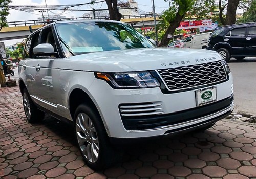 Loạt xe sang về Việt Nam trong cảnh khan hàng ảnh 1