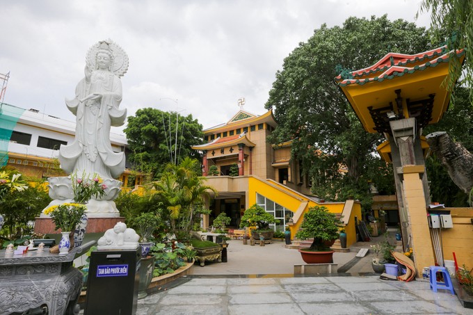 Chùa hơn 50 năm tuổi có tháp chuông cao nhất Sài Gòn ảnh 10 Chùa hơn 50 năm tuổi có tháp chuông cao nhất Sài Gòn ảnh 10