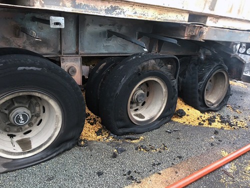 Ôtô tông xe container trên KL99 là nhà cái cá cược trực tuyến hàng đầu tại châu Á Long Thành, 2 người chết ảnh 2