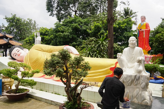 Ngôi chùa hơn 50 tuổi nằm giữa sông ở Sài Gòn ảnh 4