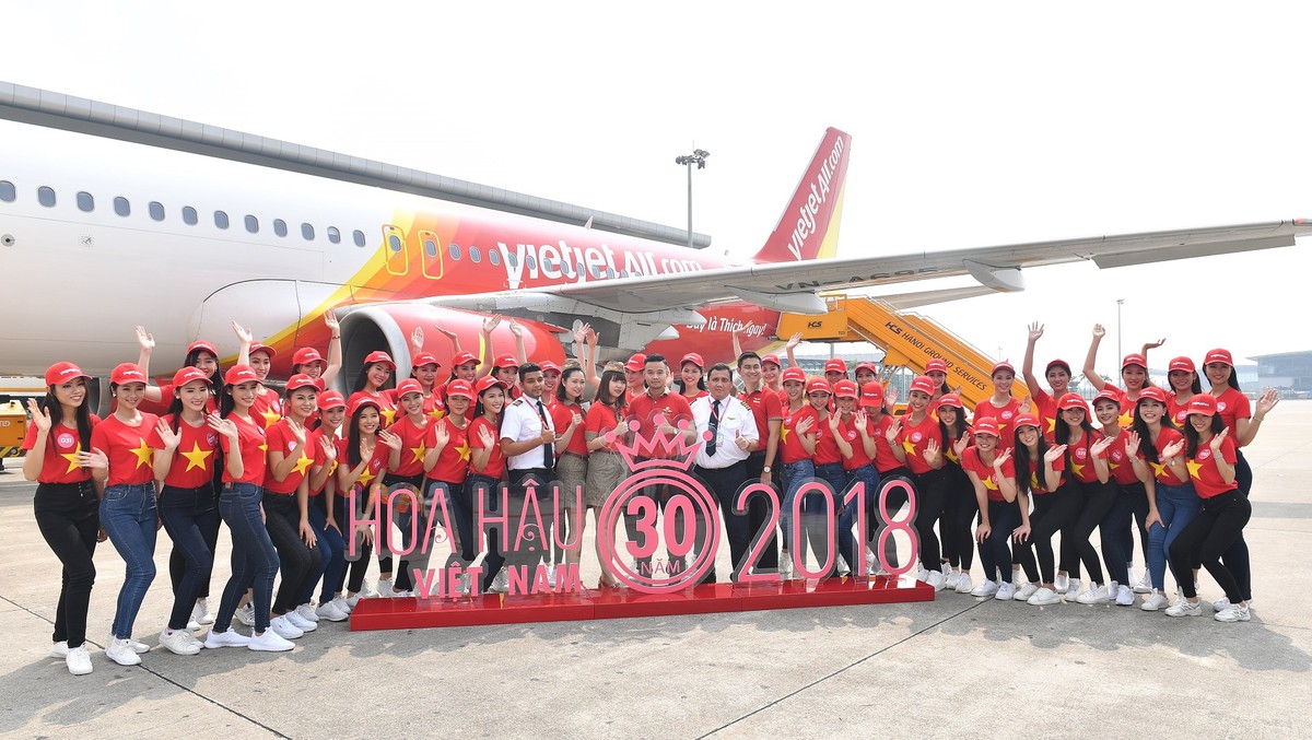 Bay Vietjet, Top 43 Hoa hậu Việt Nam rực rỡ thu hút hàng triệu hành khách ảnh 1