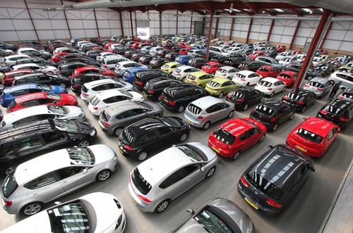Bóc mẽ những chiêu lừa khách mua ô tô cũ ở Việt Nam ảnh 1