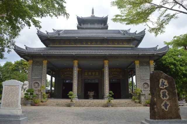 Độc đáo chùa xây bằng đá nguyên khối ở Sóc Trăng ảnh 2
