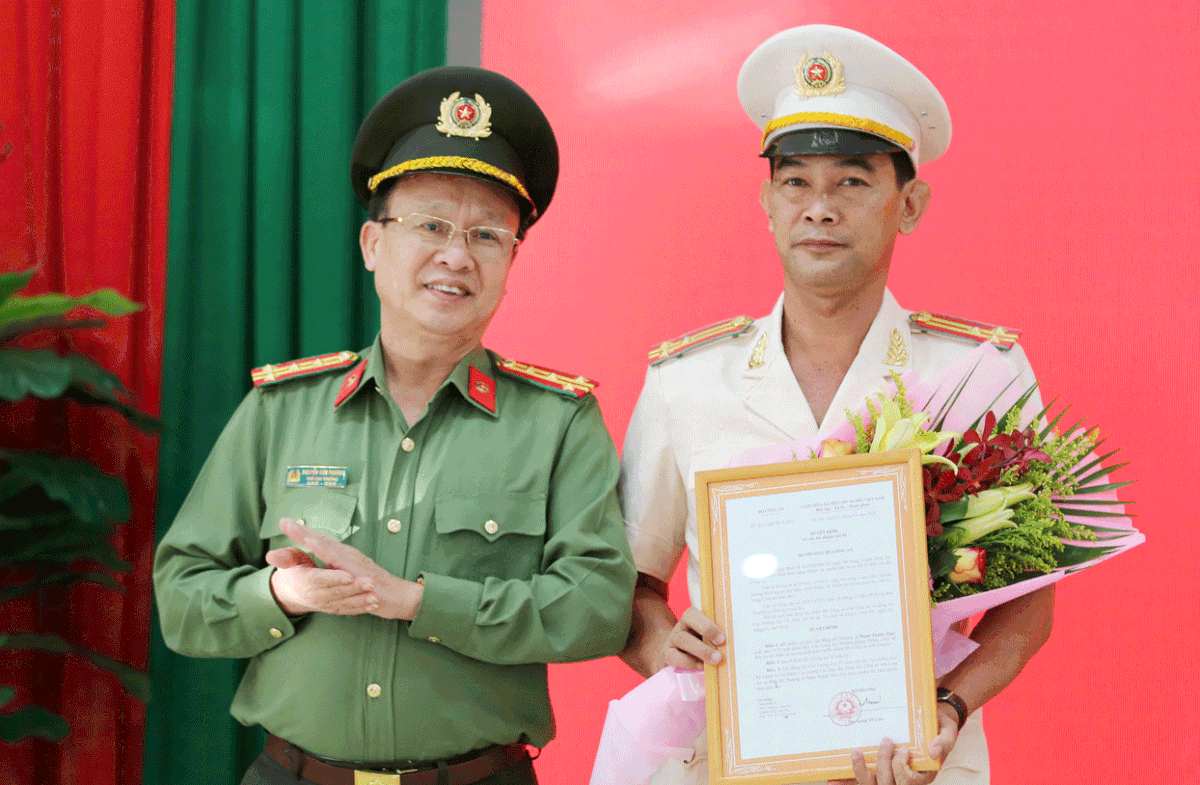 Nhân sự mới tại An Giang, Long An, Hòa Bình ảnh 2