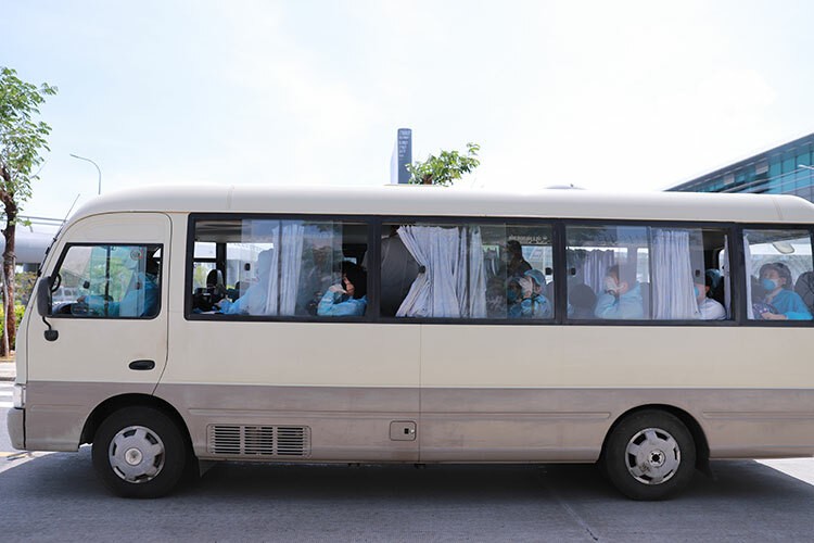 Nhóm khách Hàn Quốc không muốn vào khu cách ly ảnh 1