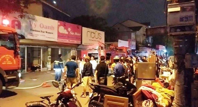 Hà Tĩnh: Tiệm giặt là bốc cháy giữa khu dân cư, người dân cuống cuồng sơ tán 99Kl.app cổng game giải trí ảnh 1