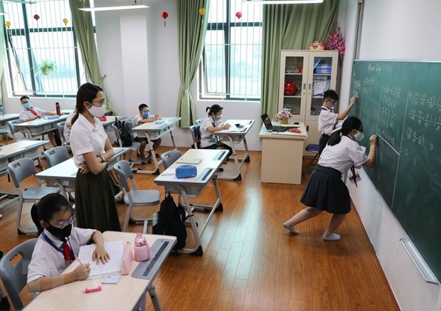Thủ tướng đồng ý bỏ quy định giãn cách trong trường học ảnh 1