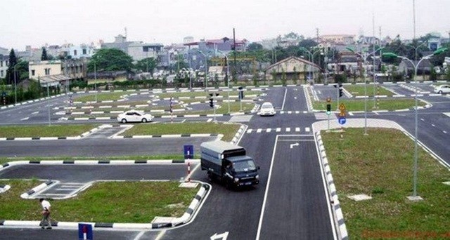 Sát hạch giấy phép lái xe.