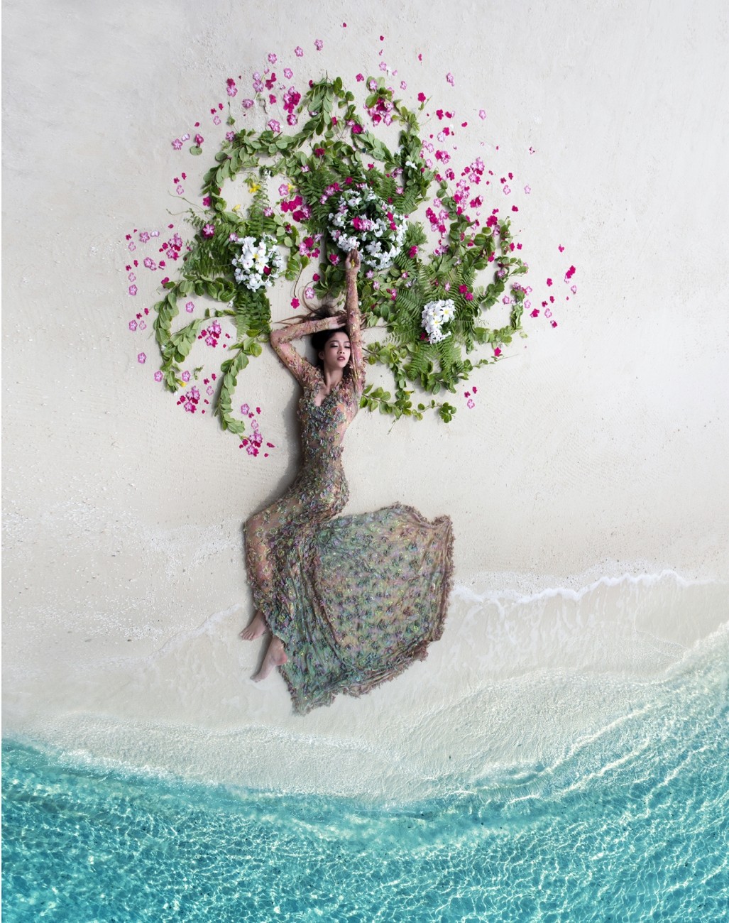 Hạng mục Đám cưới thuộc về bức ảnh "Tropical Bride" (Cô dâu nhiệt đới) của nhiếp ảnh gia Mohamed Azmeel. Bức ảnh được tạo thành từ những đạo cụ đã được bỏ lại của một đám cưới rồi sắp xếp lại theo ý tưởng của tác giả.