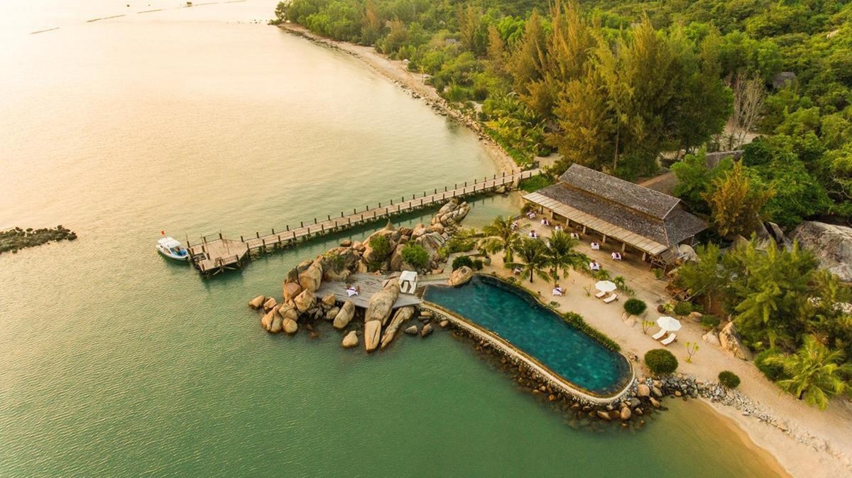 L'Alya Ninh Van Bay, Ariyana SmartCondotel Nha Trang.