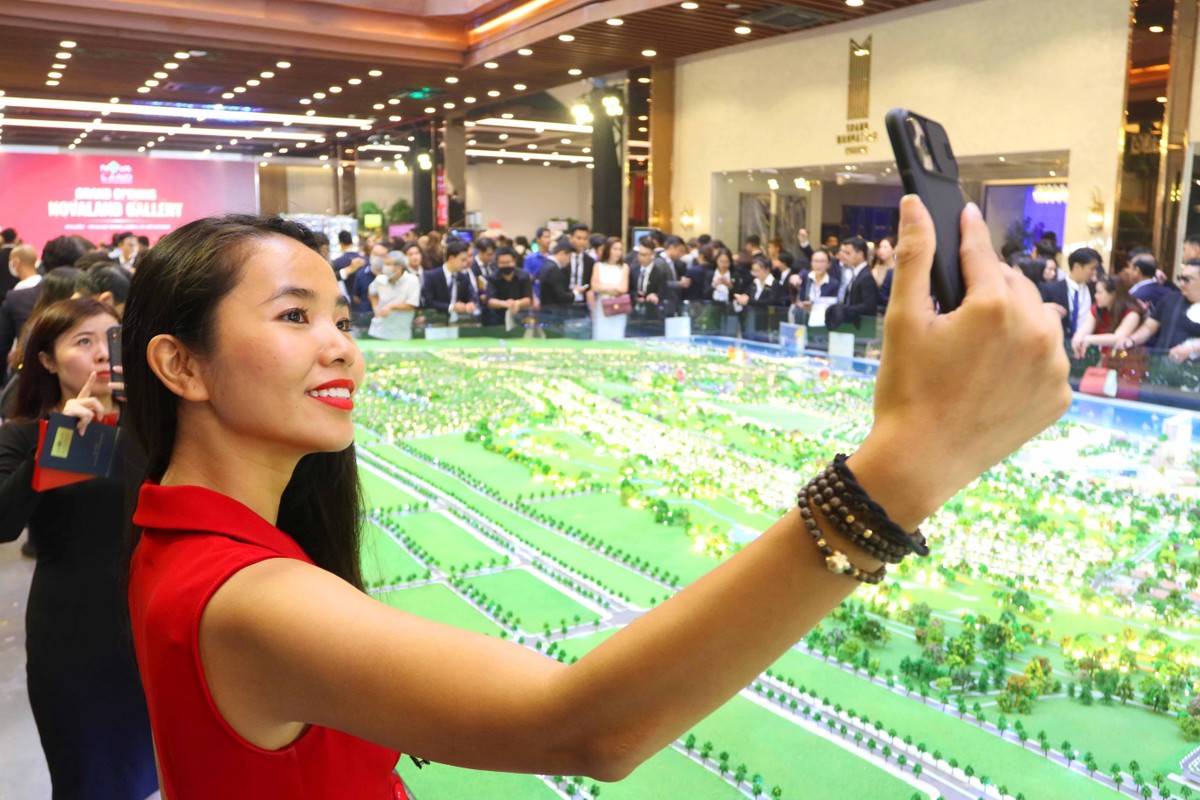 Novaland Gallery cũng là điểm gặp gỡ kết nối các nhà Kl99ok phiên bản mới.