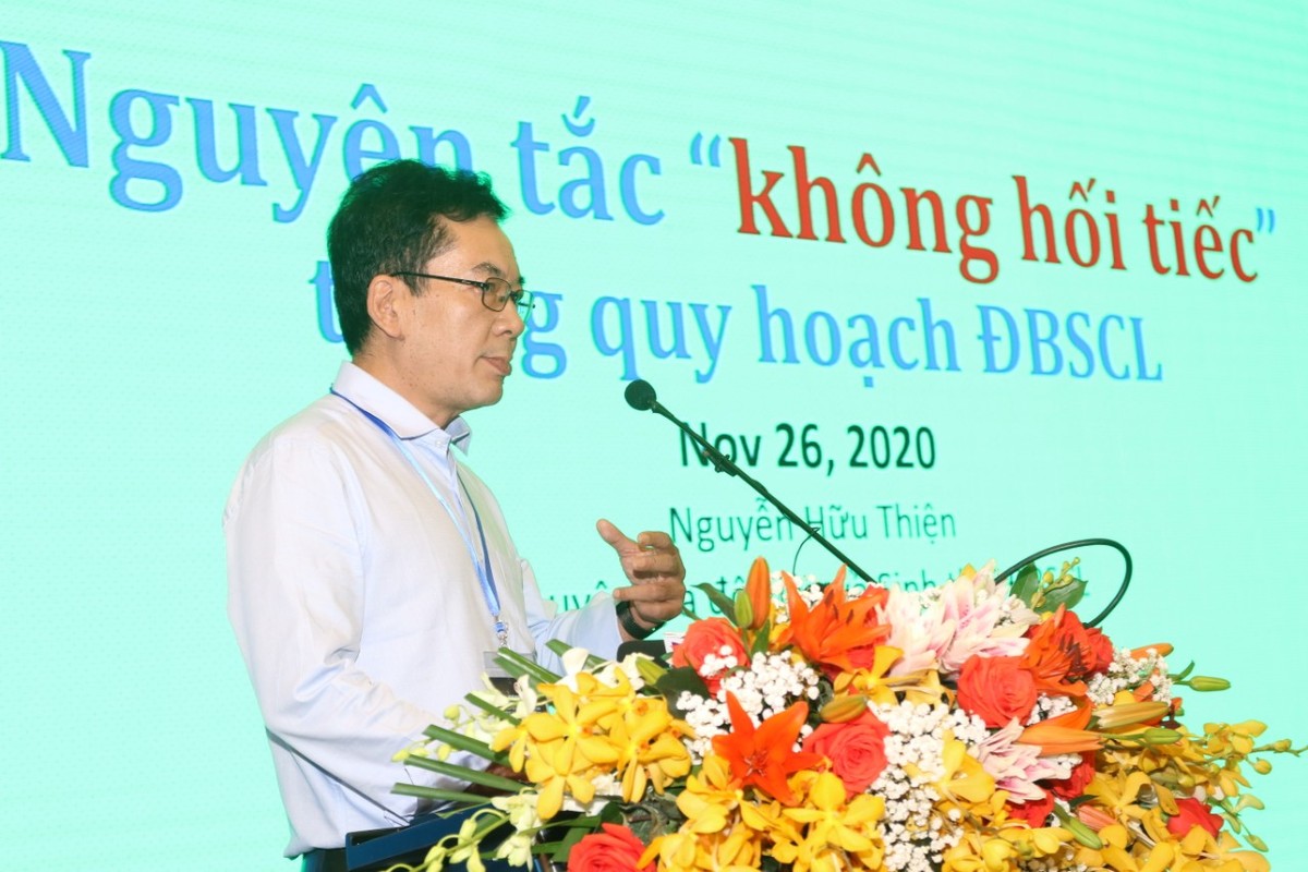 Ông Nguyễn Hữu Thiện, chuyên gia độc lập về sinh thái ĐBSCL chia sẻ về “nguyên tắc không hối tiếc trong quy hoạch ĐBSCL”. Ông Nguyễn Hữu Thiện, chuyên gia độc lập về sinh thái ĐBSCL chia sẻ về “nguyên tắc không hối tiếc trong quy hoạch ĐBSCL”.