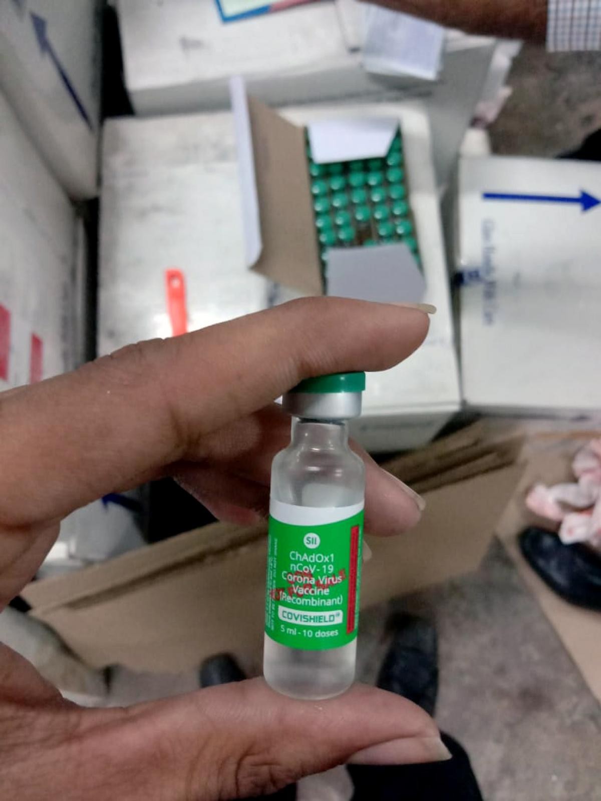 1 lọ vaccine Covishield do Viện Huyết thanh Ấn Độ Kl994 nhà cái bóng đá world cup trên cơ sở nghiên cứu của Đại học Oxford và hãng dược AstraZeneca. 1 lọ vaccine Covishield do Viện Huyết thanh Ấn Độ Kl994 nhà cái bóng đá world cup trên cơ sở nghiên cứu của Đại học Oxford và hãng dược AstraZeneca.
