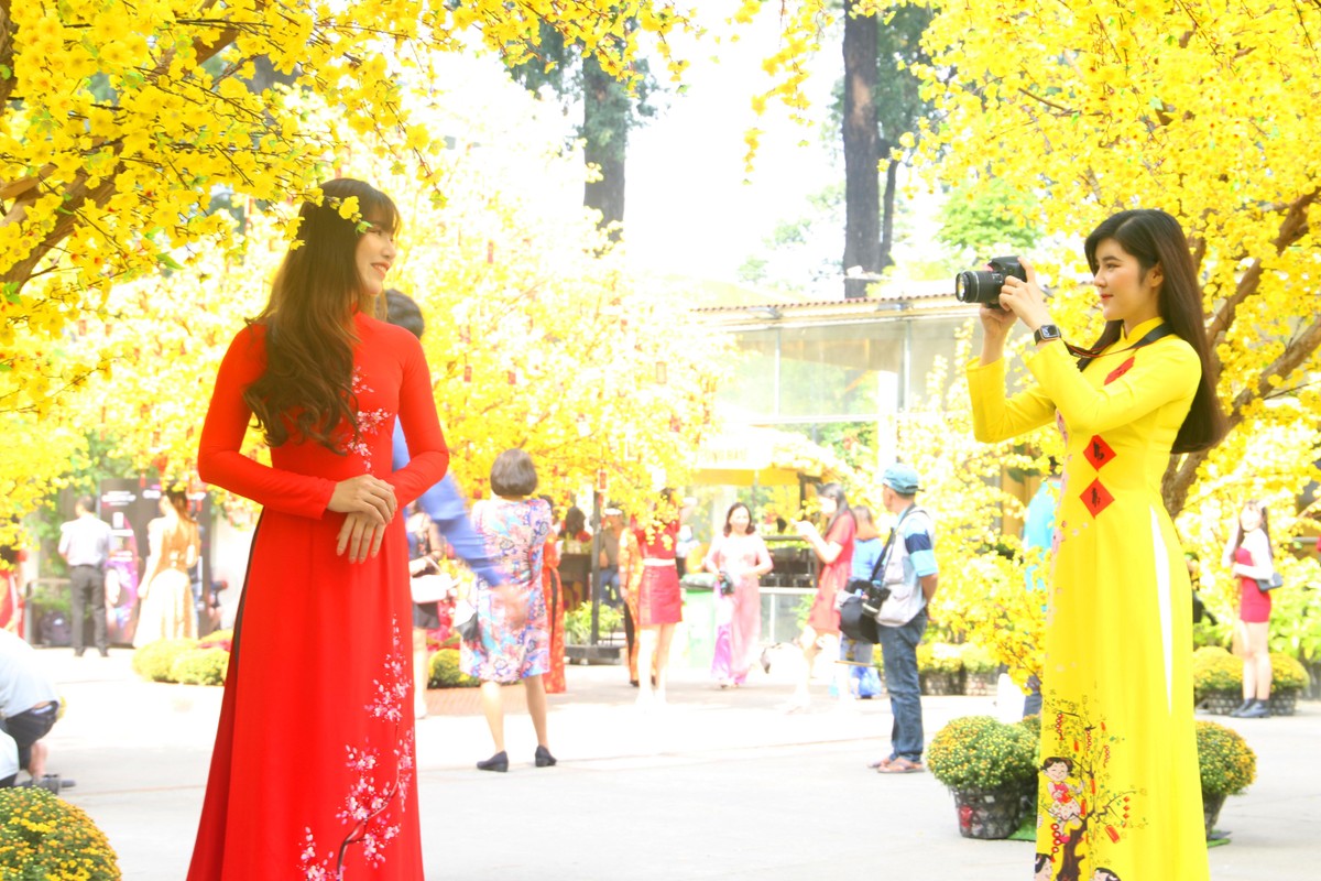 Lưu giữ ảnh đẹp ngày xuân.