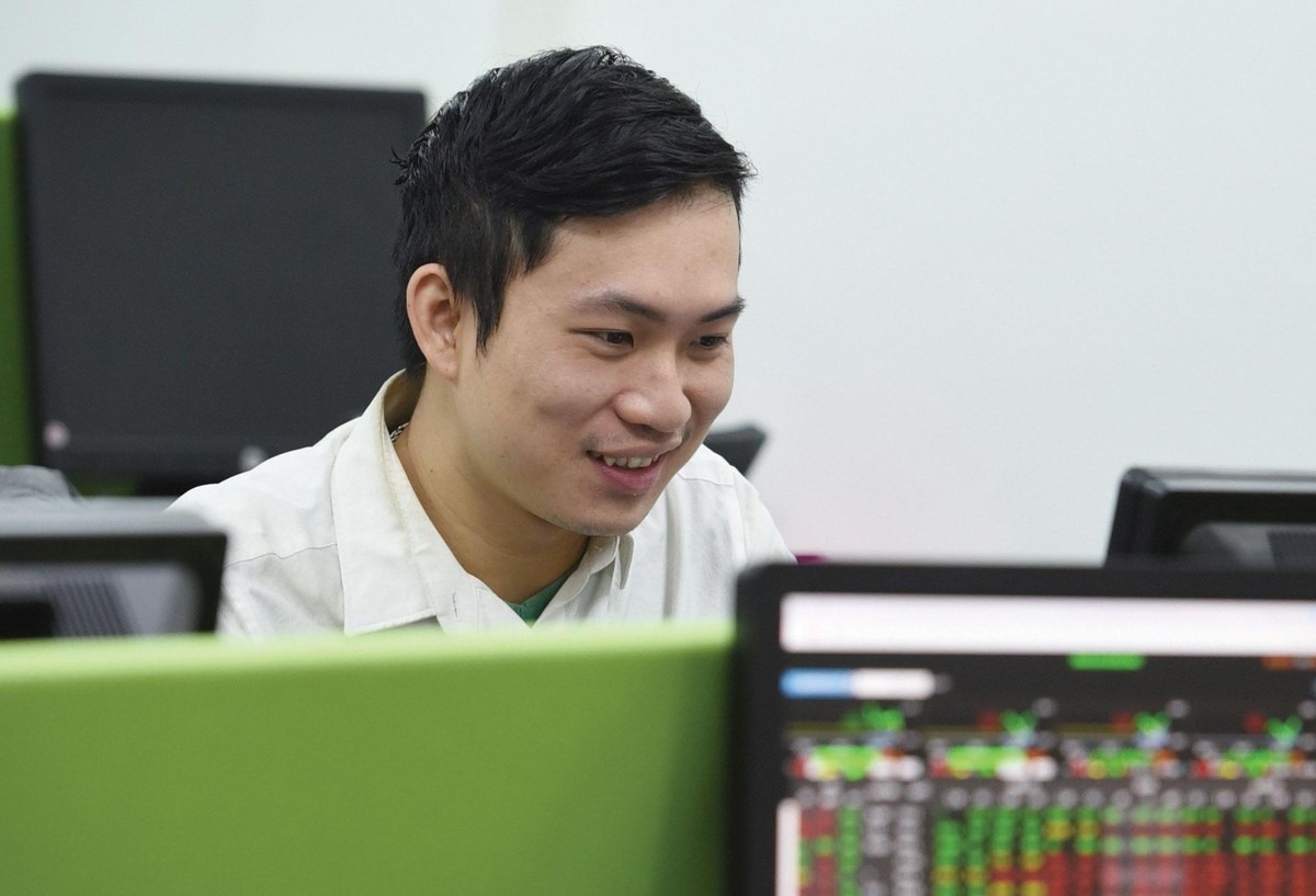 Nhiều nhà Kl99ok phiên bản mới kỳ vọng, VN-Index sẽ tiến lên các ngưỡng điểm cao mới cho “bằng chị, bằng em” với thị trường quốc tế.