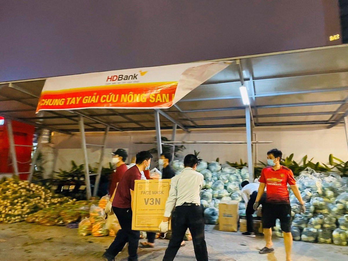 HDBank luôn tuân thủ và hỗ trợ khách hàng trong các công tác phòng chống dịch.