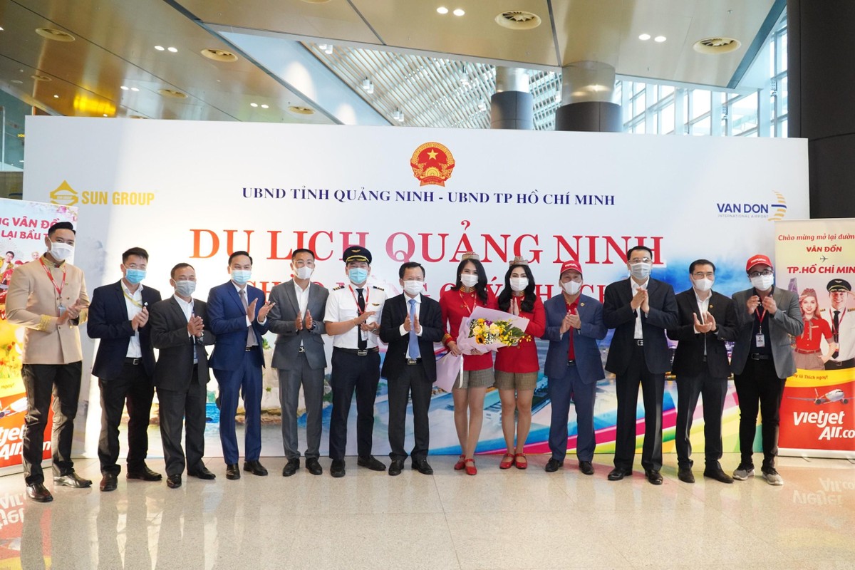 Chào mừng chuyến bay xông đất sân bay Vân Đồn năm Tân Sửu.