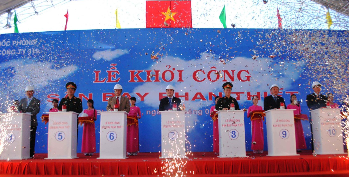 Dự án sân bay Phan Thiết được phát lệnh khởi công từ năm 2015, tuy nhiên, đến nay qua nhiều lần điều chỉnh và vướng các thủ tục liên quan đến phần quân sự nên chưa thể triển khai thi công xây dựng. Ảnh: Ngọc Tuấn.