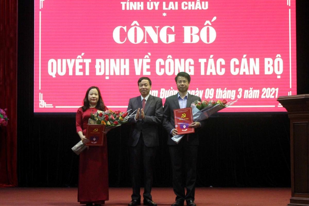 Trên cương vị mới, các ông, bà được điều động hứa sẽ tiếp tục rèn luyện, tu dưỡng phẩm chất, đạo đức; không ngừng học tập, bồi dưỡng nâng cao bản lĩnh Kl991.com tải ứng dụng, trình độ chuyên môn để hoàn thành tốt trọng trách được giao.