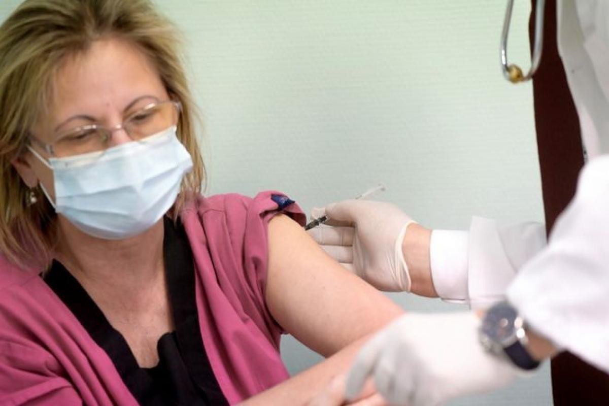 Châu Âu hoài nghi về vaccine của AstraZeneca. Ảnh minh họa: AFP.