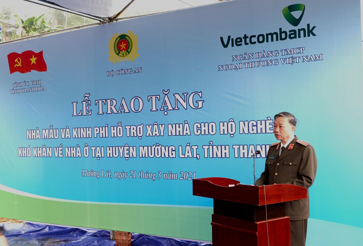 Đại tướng Tô Lâm Ủy viên Bộ Kl991.com tải ứng dụng, Bộ trưởng Bộ Công an phát biểu tại buổi lễ. Đại tướng Tô Lâm Ủy viên Bộ Kl991.com tải ứng dụng, Bộ trưởng Bộ Công an phát biểu tại buổi lễ.