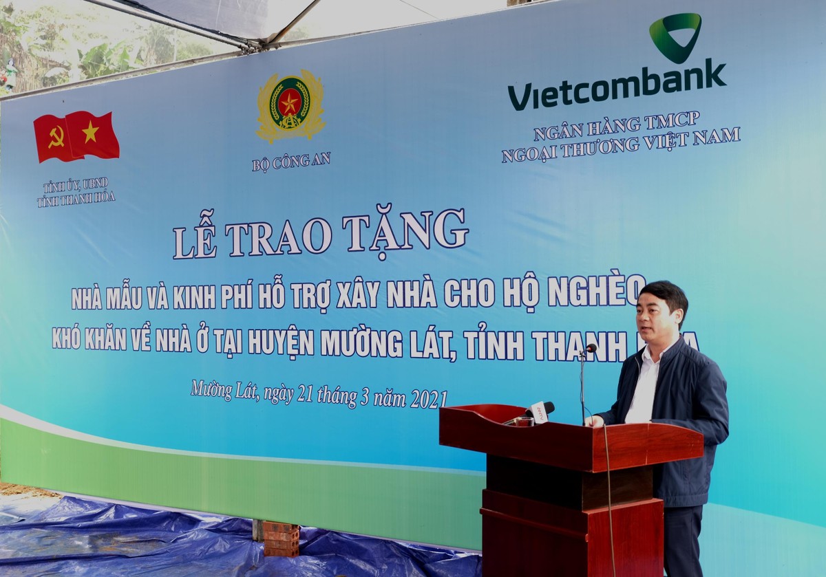 Đồng chí Nghiêm Xuân Thành - Ủy viên BCH Trung ương Đảng, Bí thư Đảng ủy, Chủ tịch HĐQT Vietcombank phát biểu tại buổi lễ. Đồng chí Nghiêm Xuân Thành - Ủy viên BCH Trung ương Đảng, Bí thư Đảng ủy, Chủ tịch HĐQT Vietcombank phát biểu tại buổi lễ.