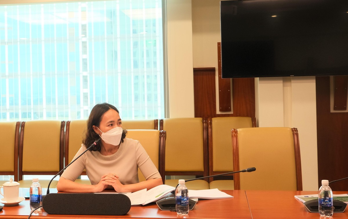 Bà Nguyễn Thị Kim Oanh , Phó tổng giám đốc Vietcombank, Trưởng BTK dự án phát biểu tại lễ khởi động.