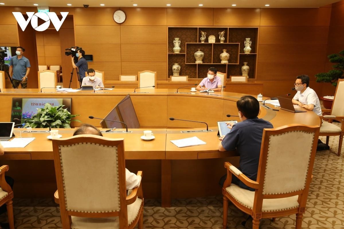 Phó Thủ tướng Vũ Đức Đam họp trực tuyến với Bắc Ninh và Bắc Giang.